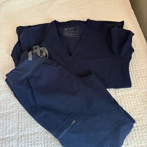 Figs Navy Blue V-Neck Scrub Top (XS) & straight leg pants (XS)